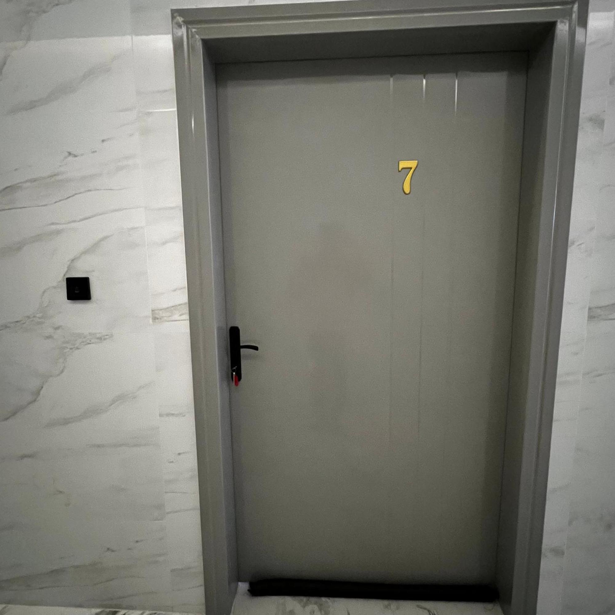 شقة فاخرة بغرفة نوم وصالة 10 Luxury Apt Apartment