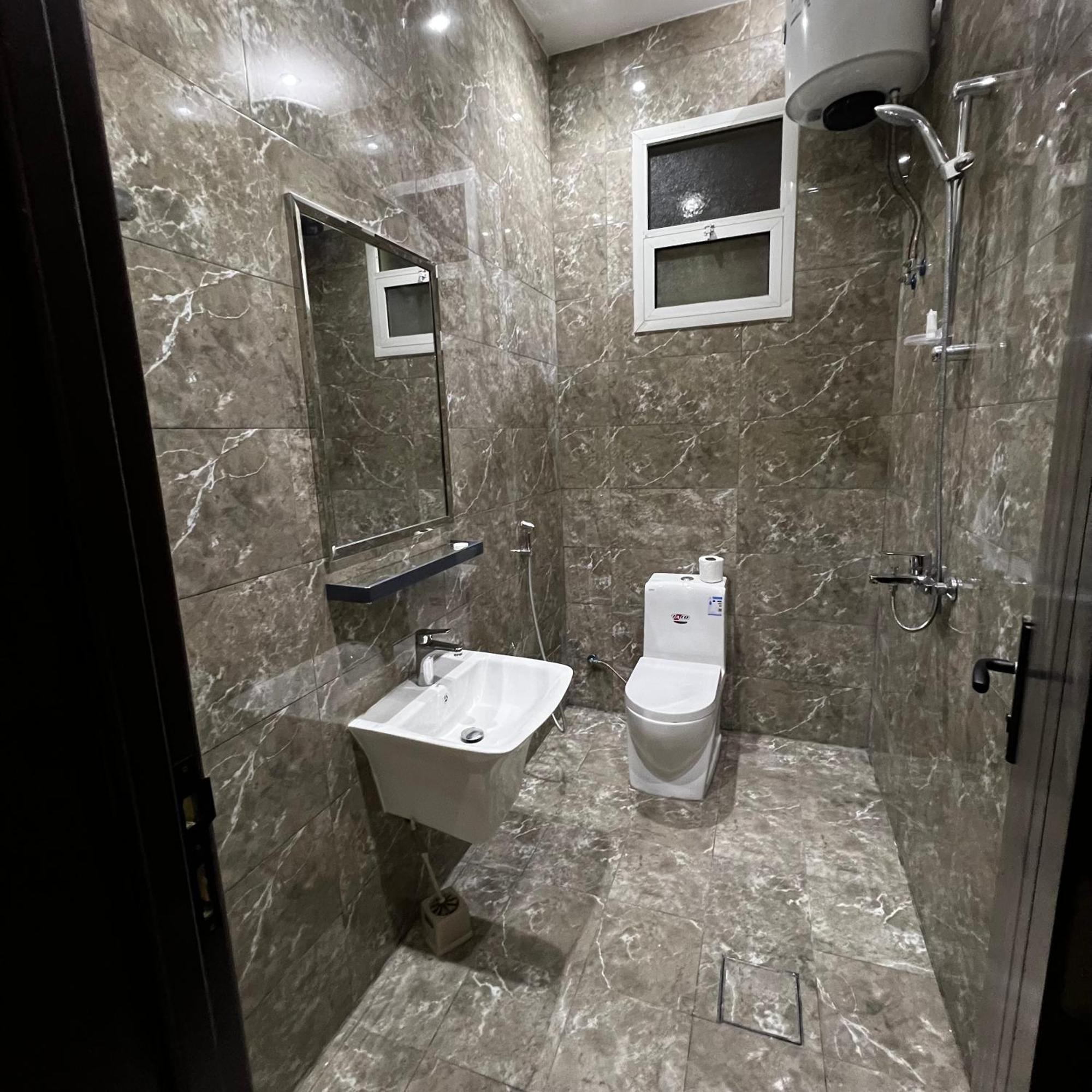شقة فاخرة بغرفة نوم وصالة 10 Luxury Apt *