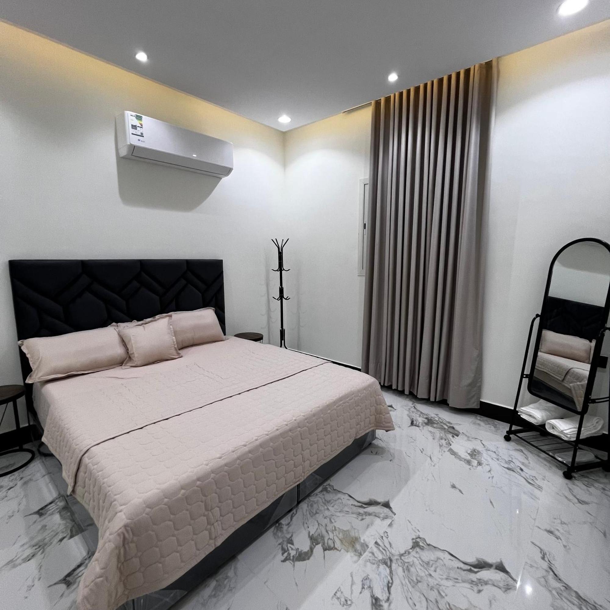 Apartment شقة فاخرة بغرفة نوم وصالة 10 Luxury Apt