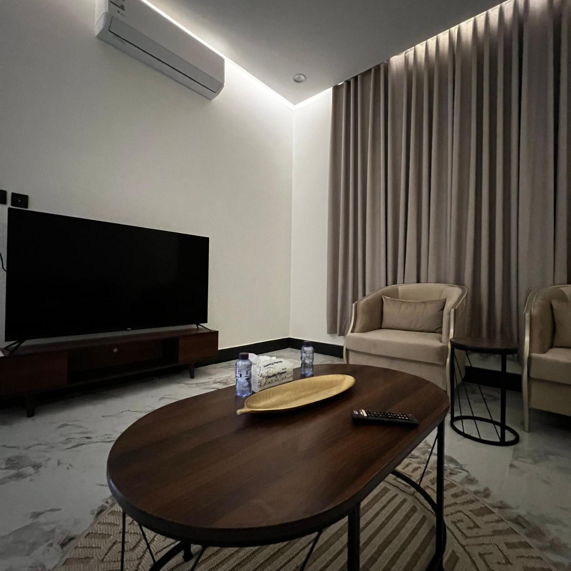 شقة فاخرة بغرفة نوم وصالة 10 Luxury Apt * Riyadh