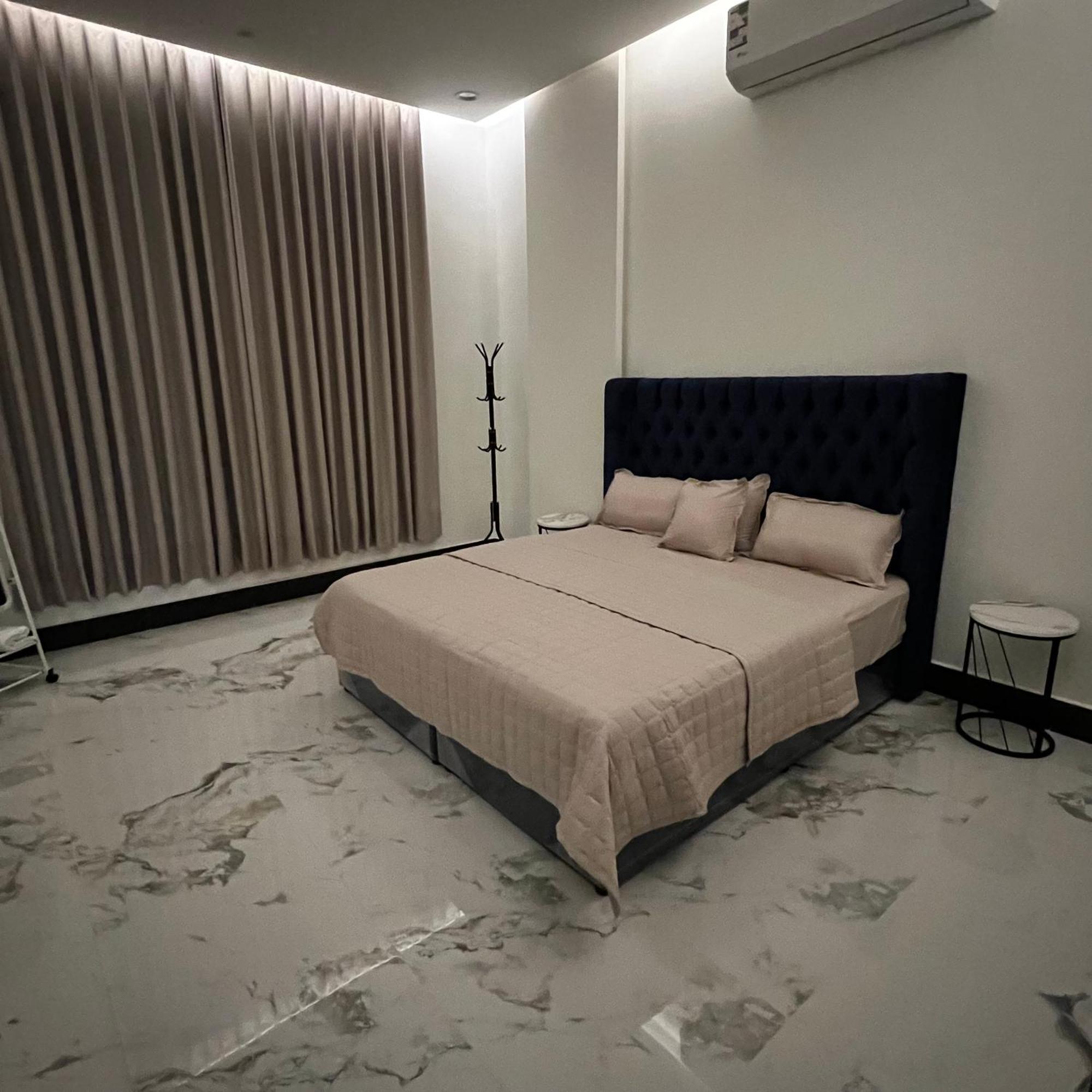 شقة فاخرة بغرفة نوم وصالة 10 Luxury Apt Apartment Riyadh