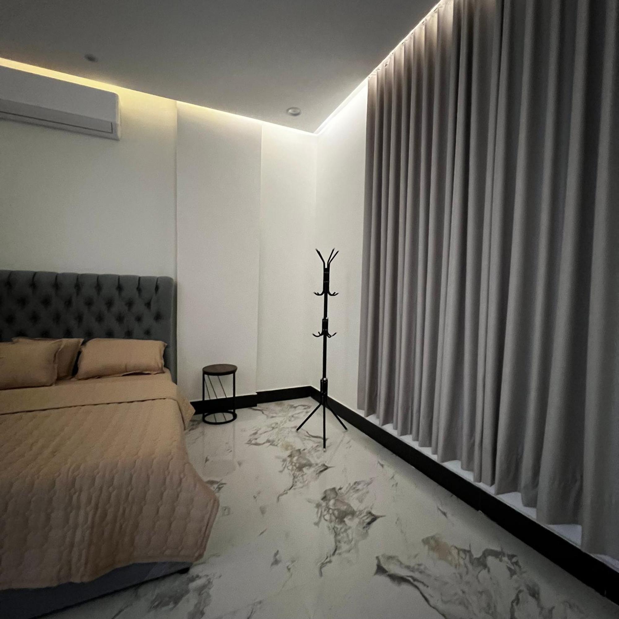 Apartment شقة فاخرة بغرفة نوم وصالة 10 Luxury Apt Riyadh